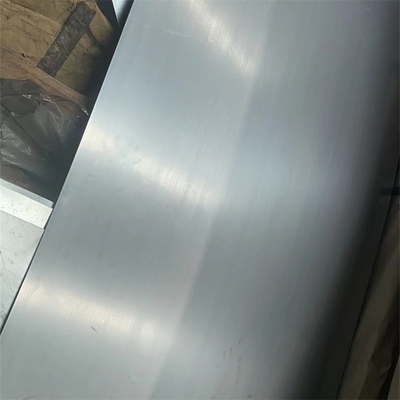 SPCC a laminé à froid la surface douce douce de la plaque d'acier 600-1500mm légèrement huilée